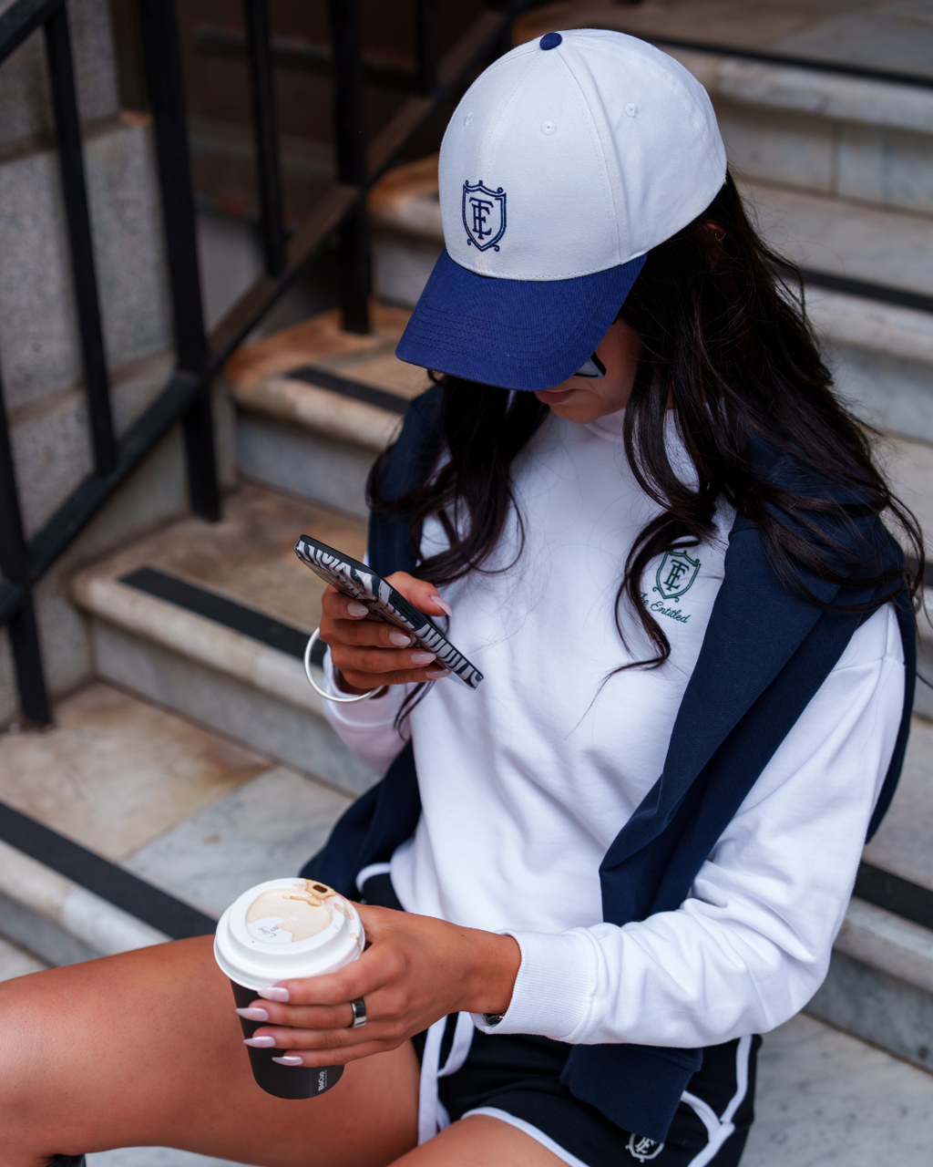 The Crest Cap - White / Navy