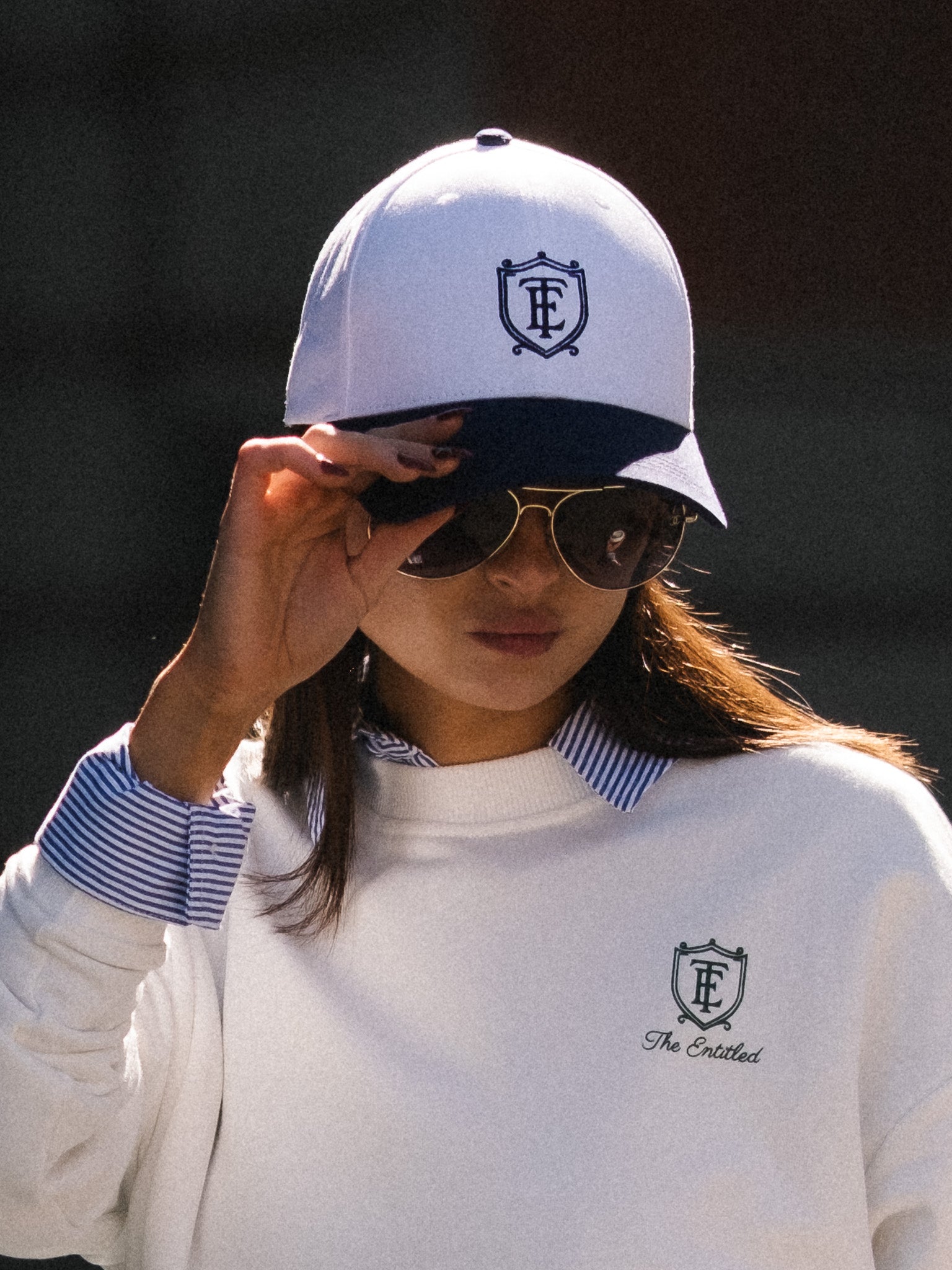 The Crest Cap - White / Navy
