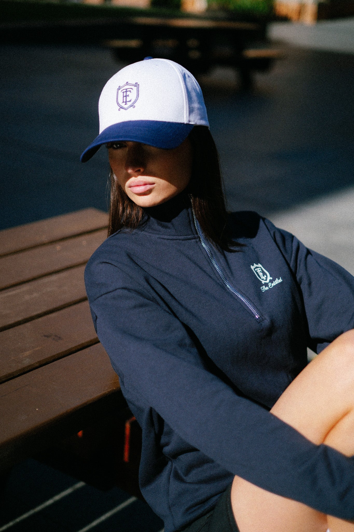 The Crest Cap - White / Navy